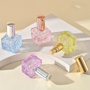 Wholesale High-end 10ml Water Cube Perfume Bottles Fashionable Transparent Glass Spray Sample Portable Essential Oil Containers